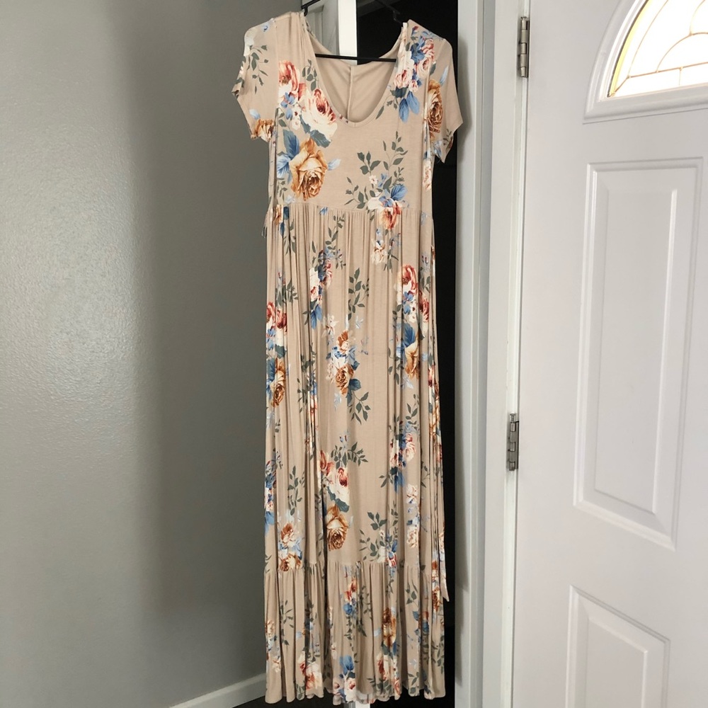 Floral short sleeved maxi dress